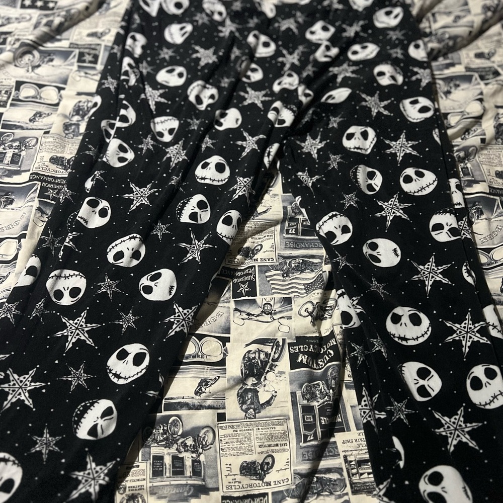 Nightmare before Christmas pajama pants size 1X barely worn🫶🏻